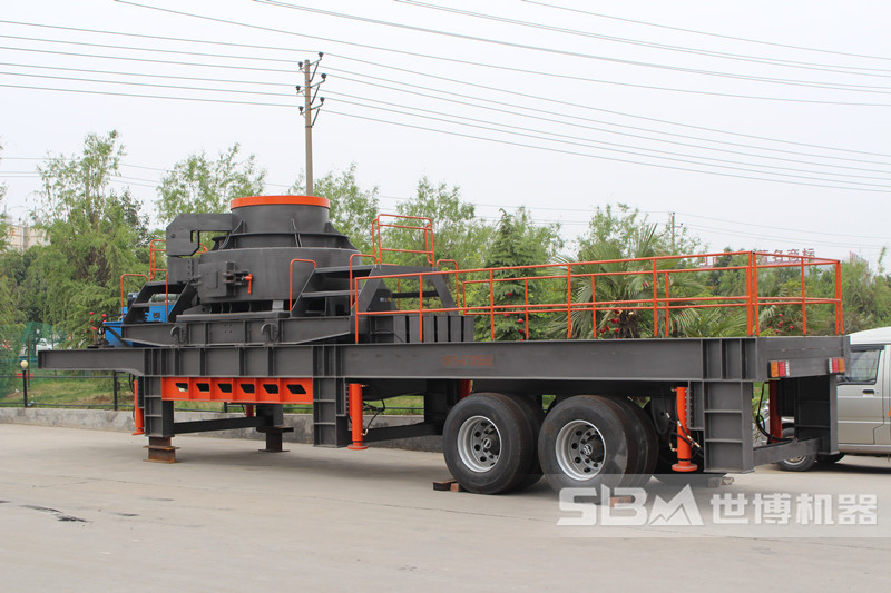 放在汽車(chē)上的打沙機(jī)，流動(dòng)制砂機(jī)設(shè)備