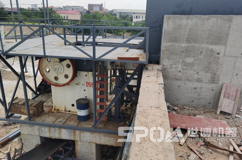 小型石子破碎機現(xiàn)場圖，家庭用小顎破